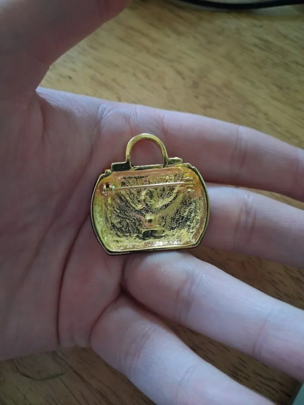 N/A purse brooch